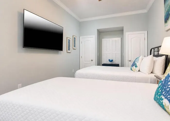 Phoenix Gulf Towers 1702 Apartment